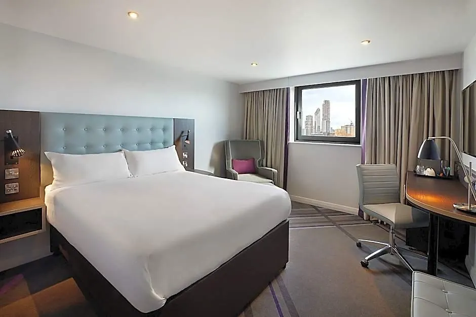 Premier Inn Edinburgh Park-1